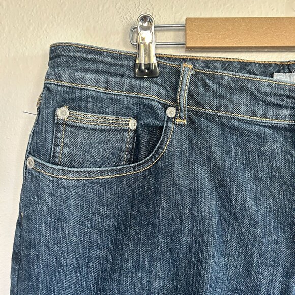 Chicos Platinum Jean Shorts Kasan M Bermuda Denim Stretch Medium Wash - Picture 2 of 8